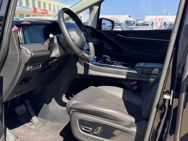 GAC Trumpchi M8 — Фото автомобиля 3