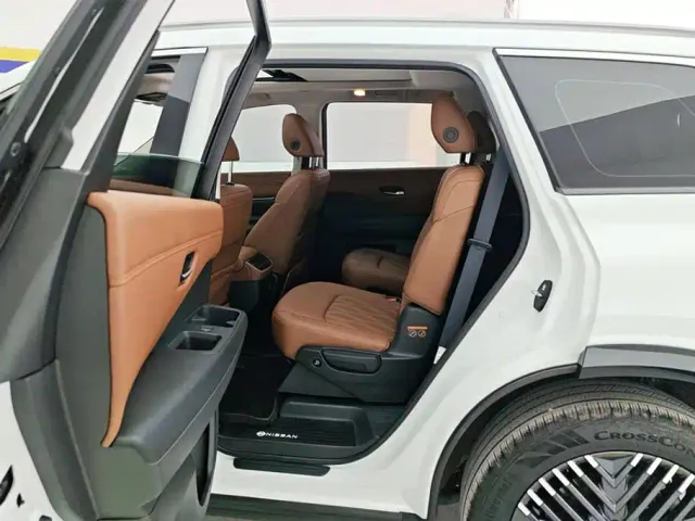 Nissan Terra — Фото автомобиля 11