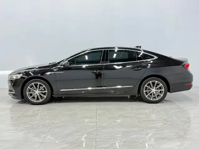 Buick LaCrosse — Фото автомобиля 2