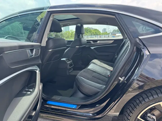 Audi A7L — Фото автомобиля 6