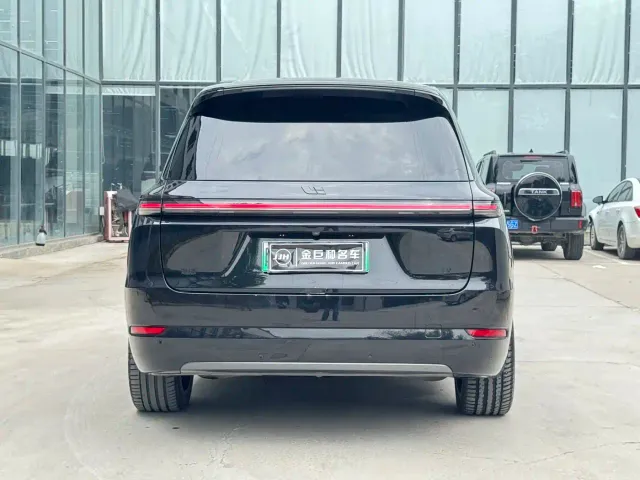 Li Auto L9 — Фото автомобиля 18