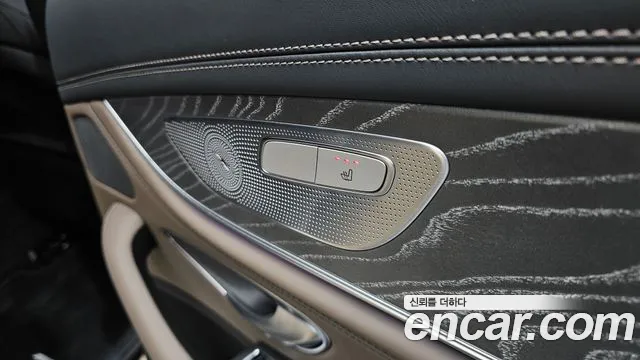 Mercedes-Benz AMG GT 4 двери 43 4MATIC+ Dynamic Golden Daylight — Фото автомобиля 19