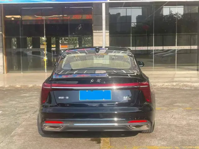 Hongqi H5 — Фото автомобиля 12