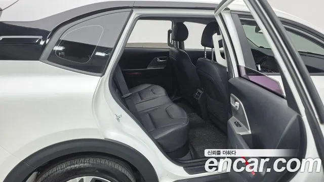 Kia Niro — Фото автомобиля 11