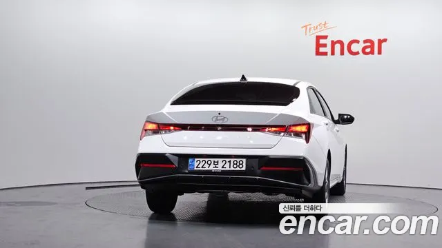 Hyundai AVANTE Новый Avante (CN7) — Фото автомобиля 4