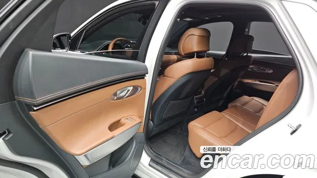 Genesis GV70 — Фото автомобиля 16
