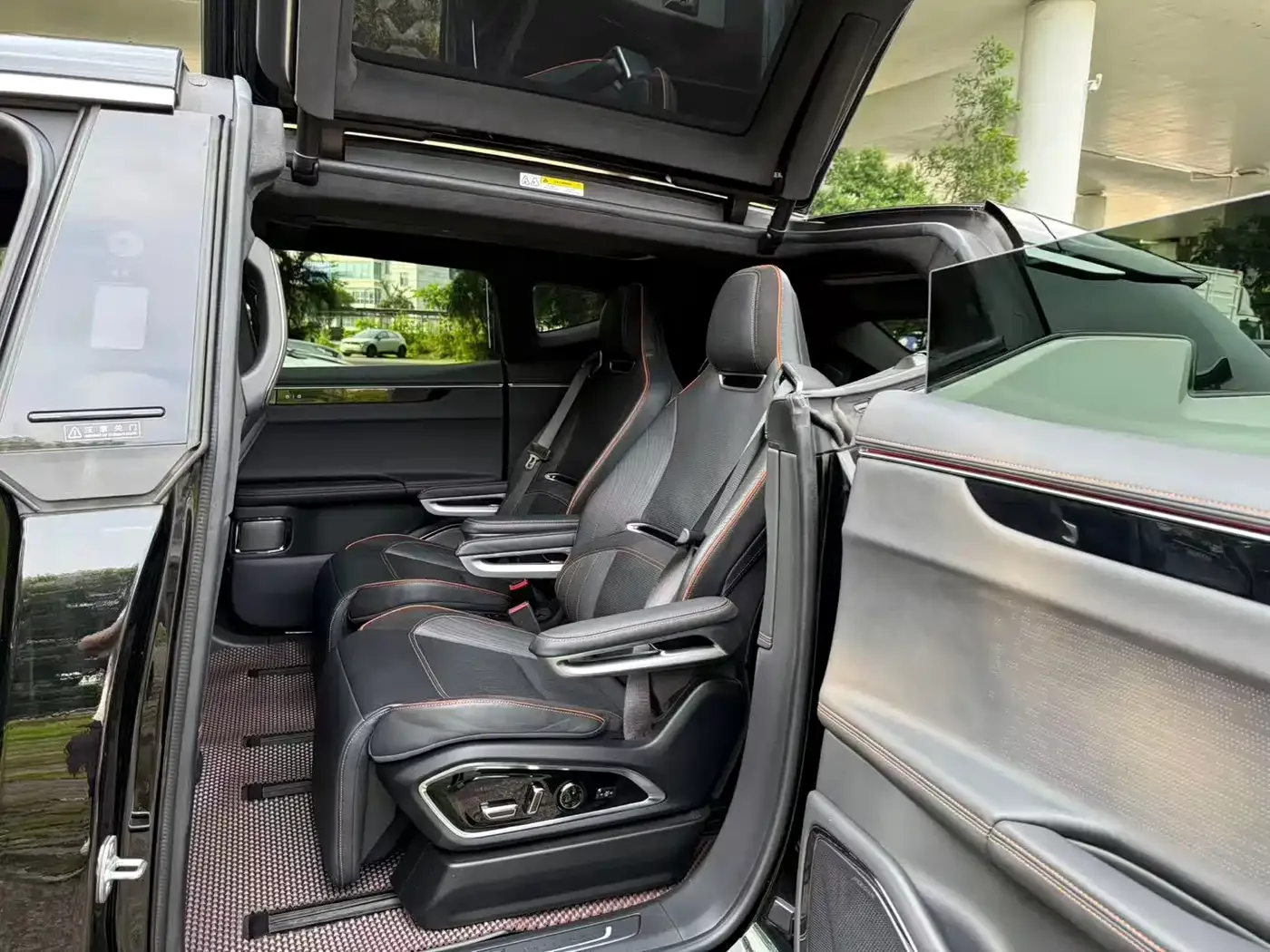 HiPhi HiPhi X 2021 Founder Edition 6-Seater — Фото автомобиля 5