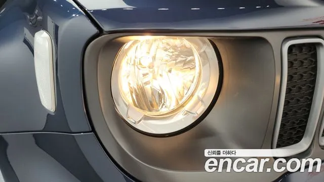 Jeep Renegade — Фото автомобиля 19