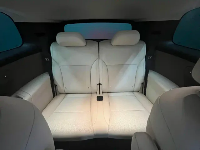 Li Auto i8 — Фото автомобиля 11