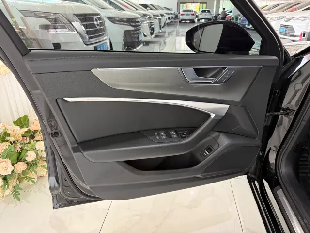 Audi A6L — Фото автомобиля 4