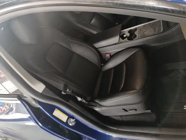 Tesla Model Y 2021 Performance High-Performance AWD — Фото автомобиля 24
