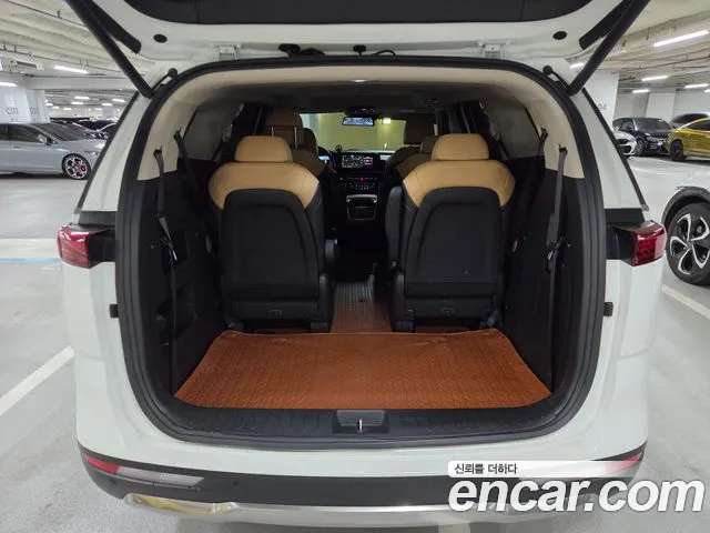 Kia Carnival — Фото автомобиля 5