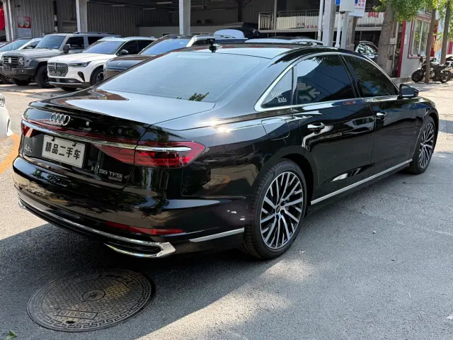 Audi A8 — Фото автомобиля 7