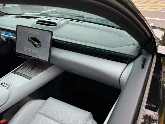 Lynk & Co Z10 — Фото автомобиля 19