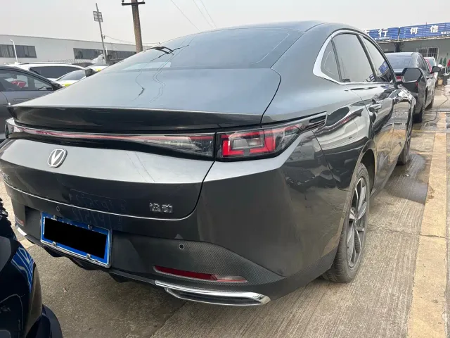 Changan Eado — Фото автомобиля 11