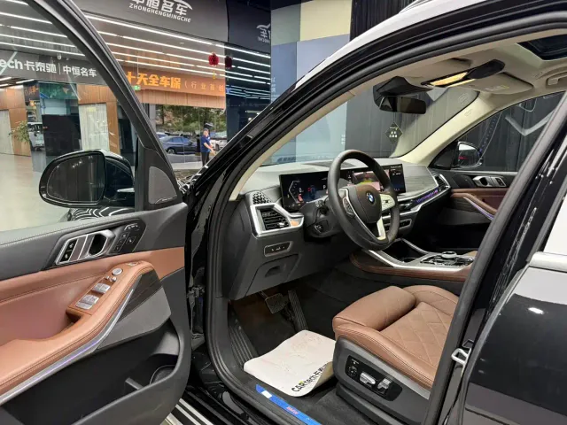 BMW X7 — Фото автомобиля 7