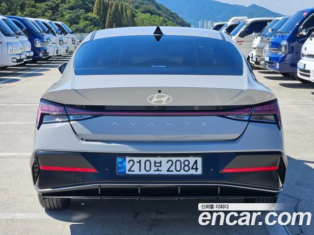 Hyundai Avante CN7 — Фото автомобиля 3