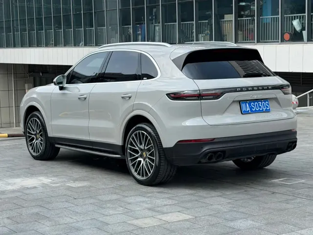 Porsche Cayenne — Фото автомобиля 7