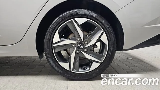 Hyundai AVANTE Avante (CN7) — Фото автомобиля 21