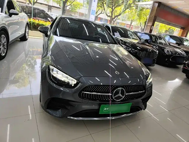 Mercedes-Benz E-Class — Фото автомобиля 2