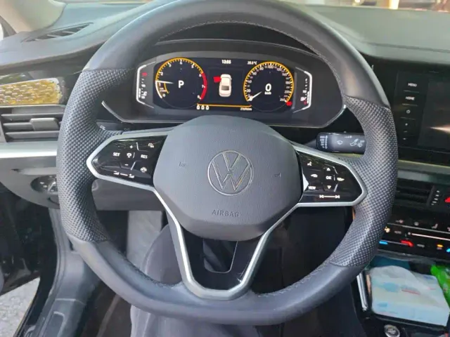 Volkswagen Passat — Фото автомобиля 15