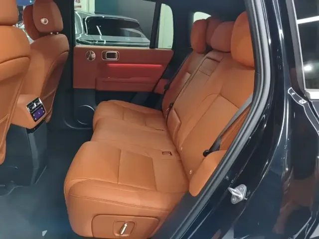 Li Auto L6 — Фото автомобиля 16