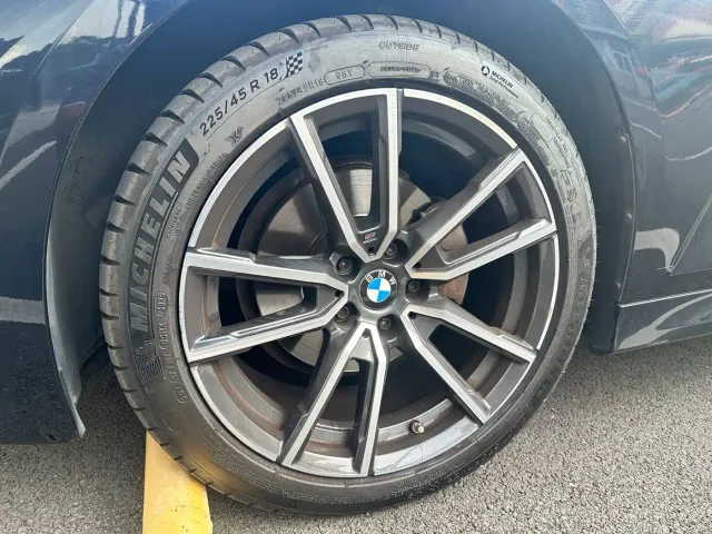 BMW 3 Series — Фото автомобиля 18