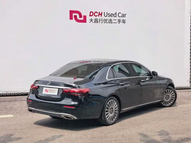 Mercedes-Benz E-Class — Фото автомобиля 4