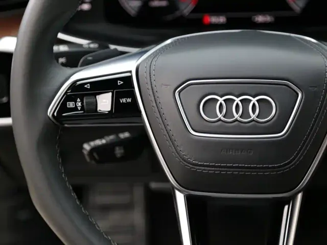 Audi A6L — Фото автомобиля 16