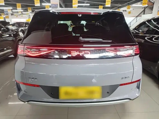 BYD Sealion 05 EV — Фото автомобиля 5