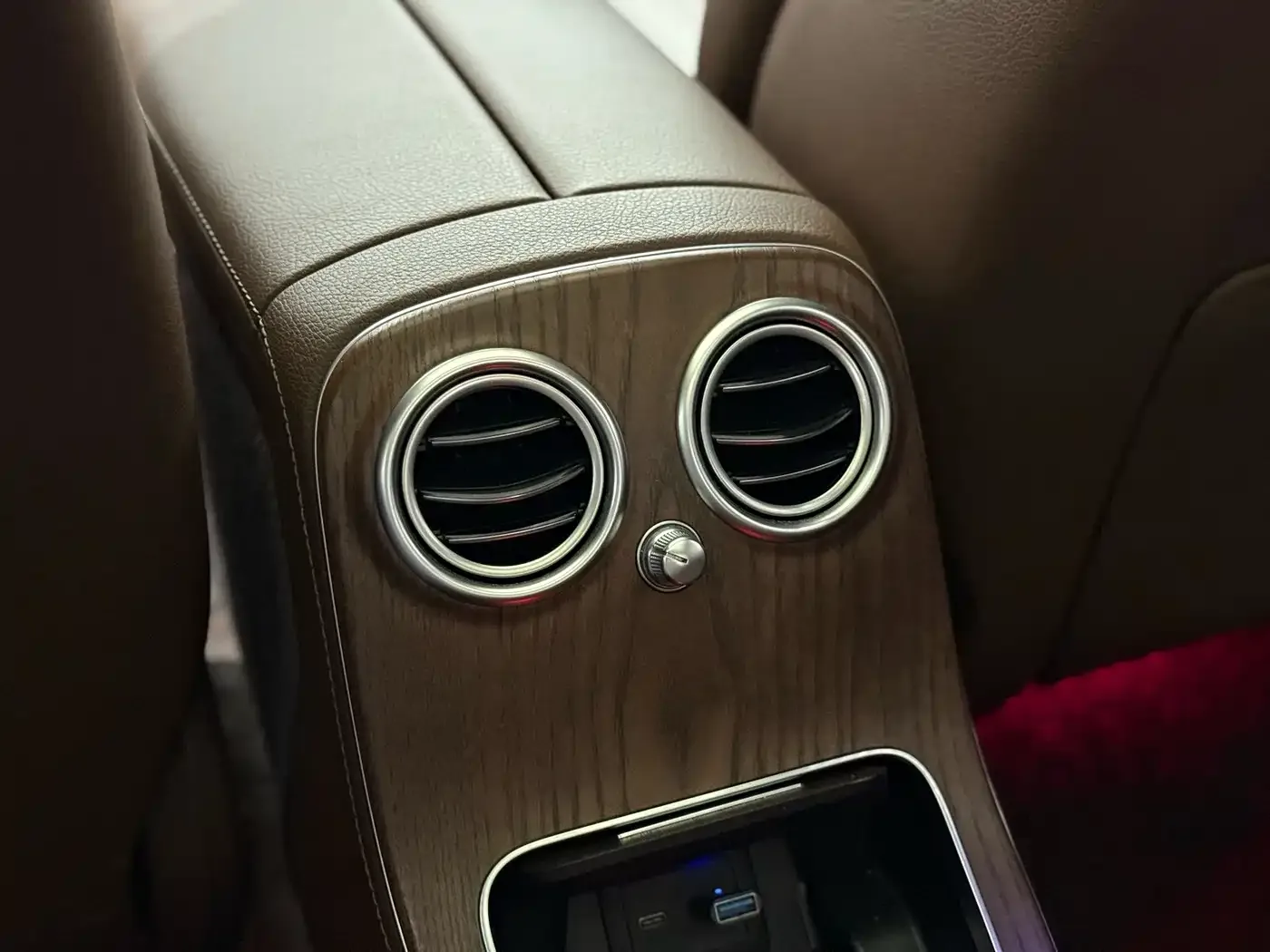 Mercedes-Benz Mercedes-Benz E-Class 2022 E 300 L Luxury — Фото автомобиля 13
