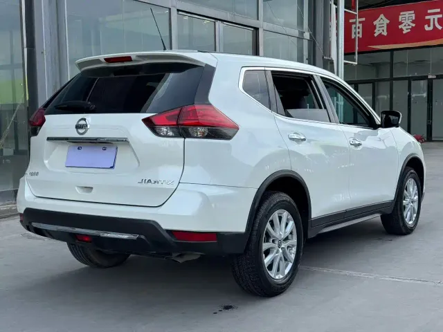 Nissan X-Trail — Фото автомобиля 8