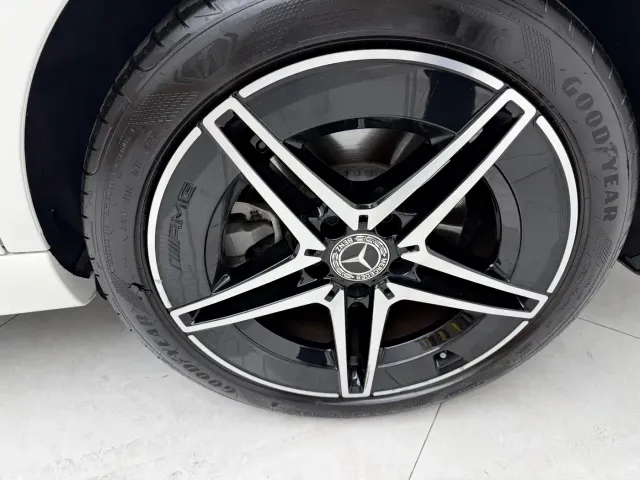 Mercedes-Benz C-Class — Фото автомобиля 16
