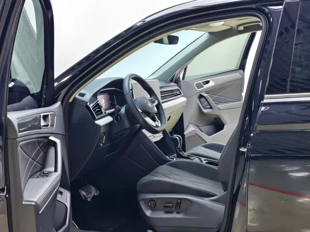Volkswagen Tiguan L — Фото автомобиля 7