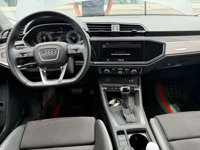 Audi Q3 — Фото автомобиля 14