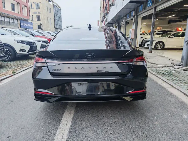Hyundai Elantra 2022 240TGDi DCT GLX Black Knight Limited Edition — Фото автомобиля 6