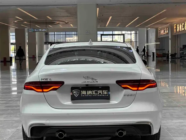 Jaguar XEL — Фото автомобиля 5