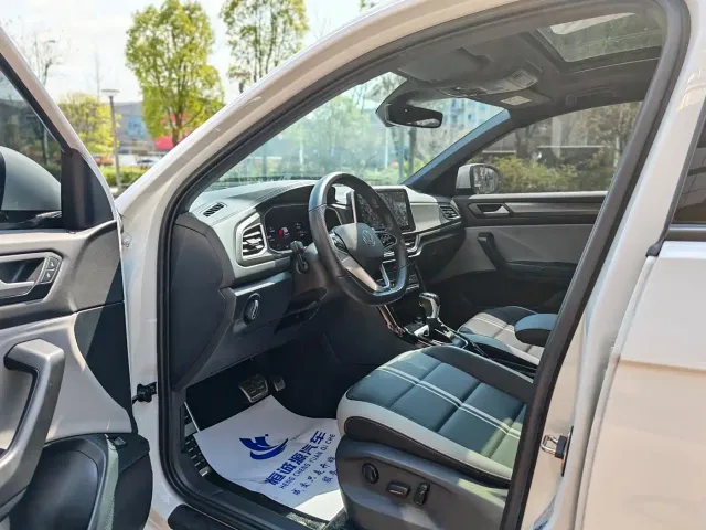 Volkswagen T-Roc — Фото автомобиля 7