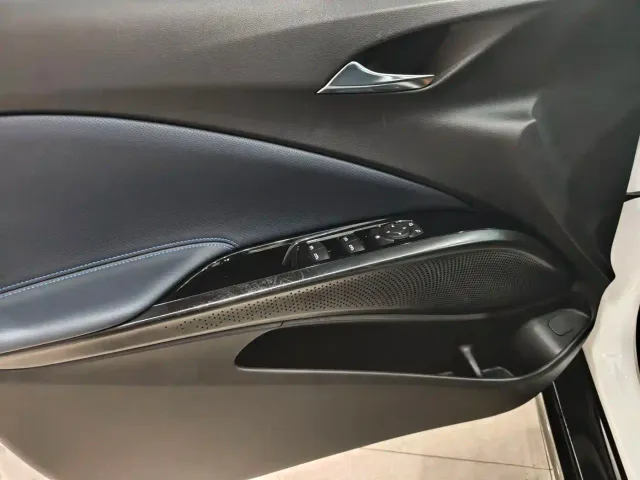 Buick Velite 6 — Фото автомобиля 6