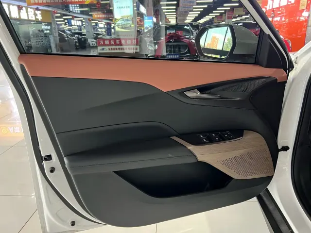 Changan Eado — Фото автомобиля 4