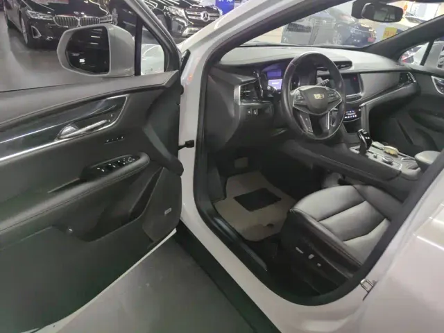 Cadillac XT5 — Фото автомобиля 11
