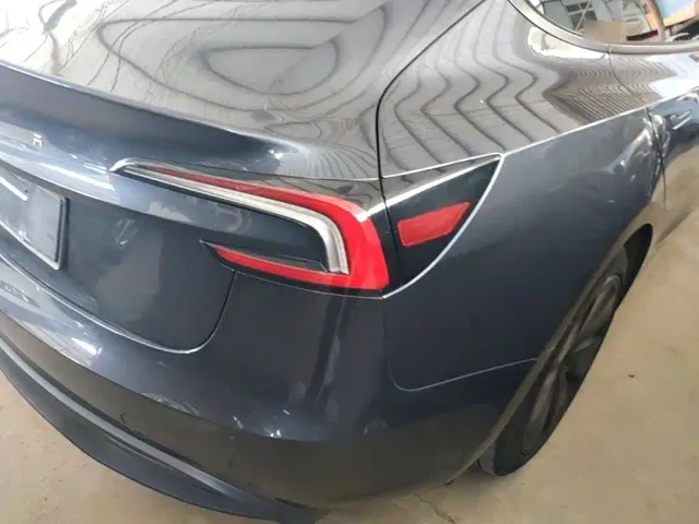 Tesla Model 3 — Фото автомобиля 7