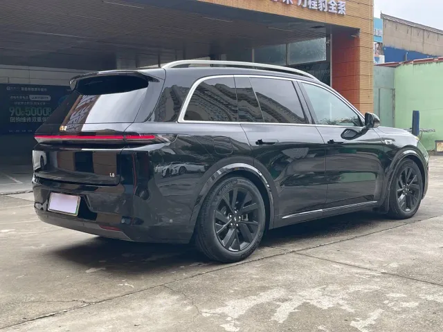 Li Auto Li L8 2023 Pro — Фото автомобиля 4