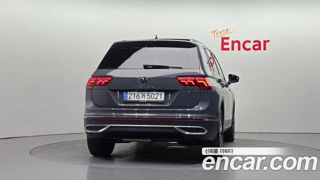 Volkswagen Tiguan Tiguan 2 поколение 2.0 TDI 4Motion Prestige — Фото автомобиля 4