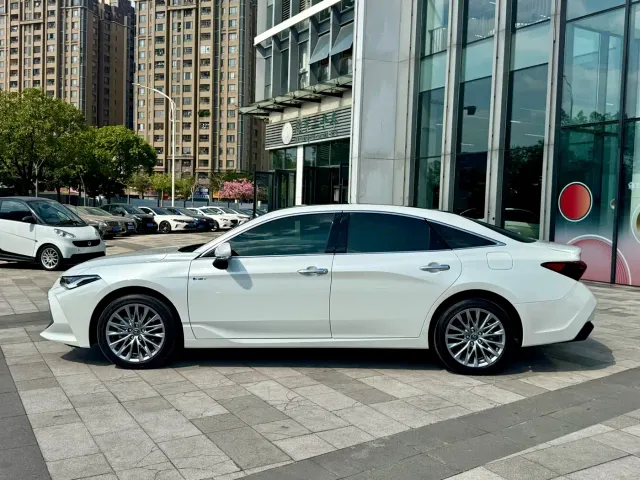 Toyota Avalon — Фото автомобиля 3