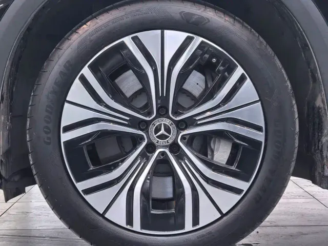 Mercedes-Benz EQE SUV — Фото автомобиля 17