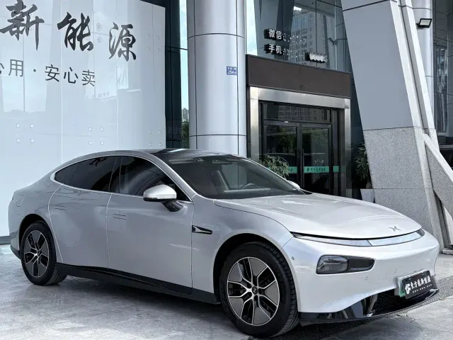 Xpeng P7 — Фото автомобиля 3