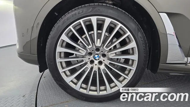 BMW X7 — Фото автомобиля 5