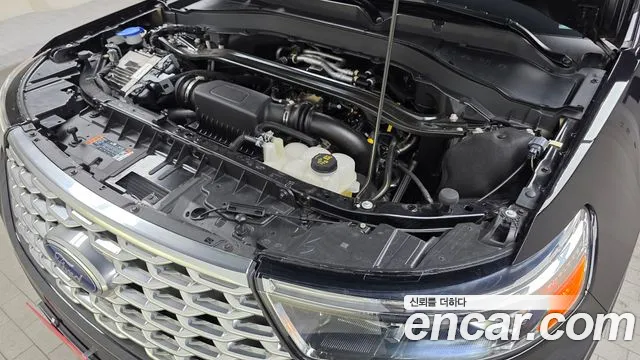 Ford Explorer Explorer 6 поколение 3.0 Platinum 4WD — Фото автомобиля 6