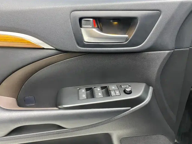 Toyota Highlander — Фото автомобиля 26